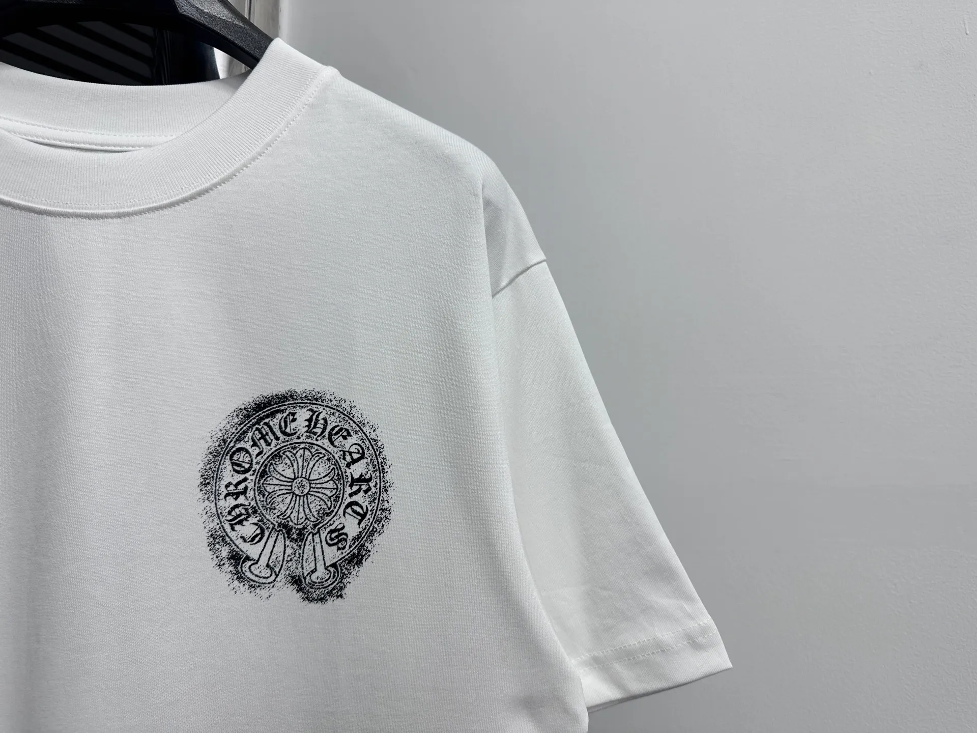 🅿️170 【ChromeHearts】Chrome Hearts 25ss printed round neck T-shirt Original fabric Official same style Short-sleeved T-shirt Customized 260g vat-dyed fabric Very comfortable to the touch Latest brick cabinet synchronization for spring and summer Fashionable and personalized Super versatile and good-looking Very suitable for both men and women A must-have style Tag Collar label Washed wheat Complete with three standards Color: Black White Size: XS-L